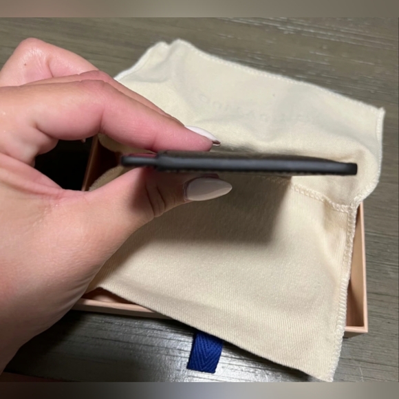 Louis Vuitton Monogram Card Holder - Picture 5 of 7